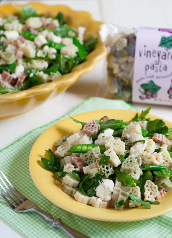 Arugula Spinach and Mozzarella Pasta Salad | WorldofPastabilities.com