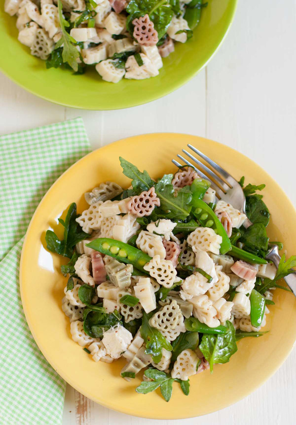 Arugula Spinach and Mozzarella Pasta |WorldofPastabilities.com