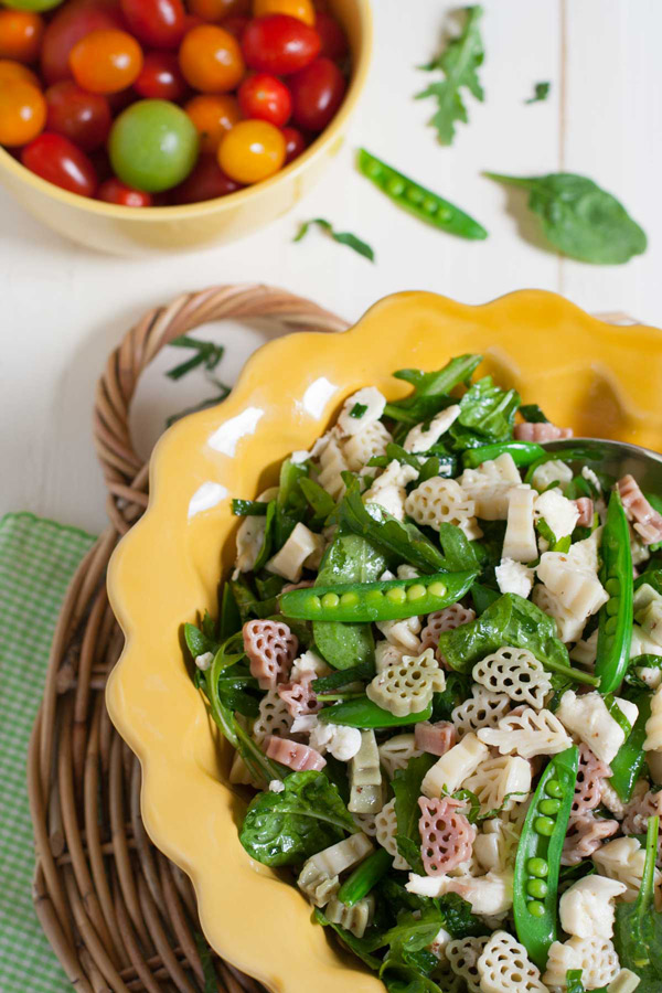 Arugula-Spinach-and-Mozzarella-Pasta