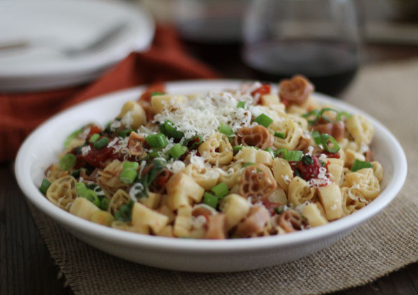 Classic Tomato and Basil Pasta | WorldofPastabilites.com