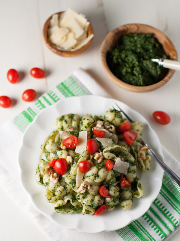 Kale and Walnut Pesto | WorldofPastabilities.com