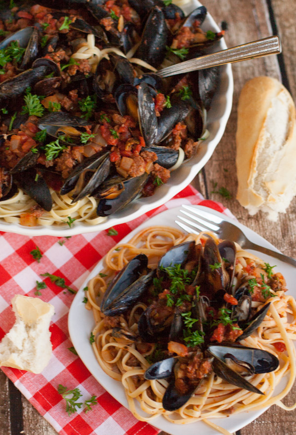 Linguine with Mussels and Chorizo | WorldofPastabilities.com