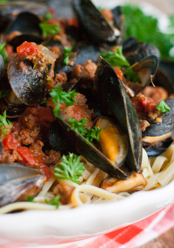 Linguine with Mussels and Chorizo | WorldofPastabilities.com