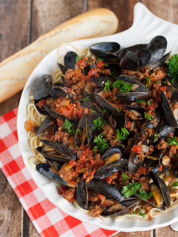 Linguine with Mussels and Chorizo | WorldofPastabilities.com