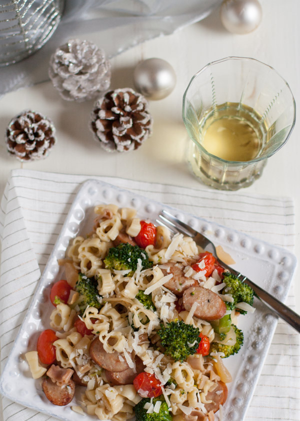 Pasta Toss with Chicken Sausage and Broccoli | WorldofPastabilities.com