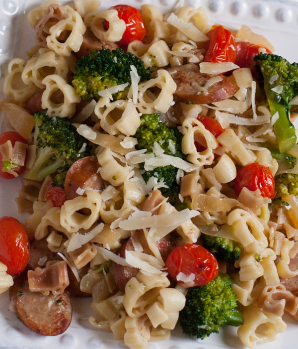 Pasta Toss with Chicken Sausage and Broccoli | WorldofPastabilities.com