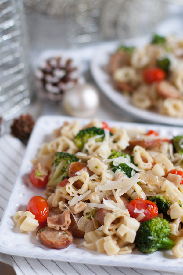 Pasta Toss with Chicken Sausage and Broccoli | WorldofPastabilities.com