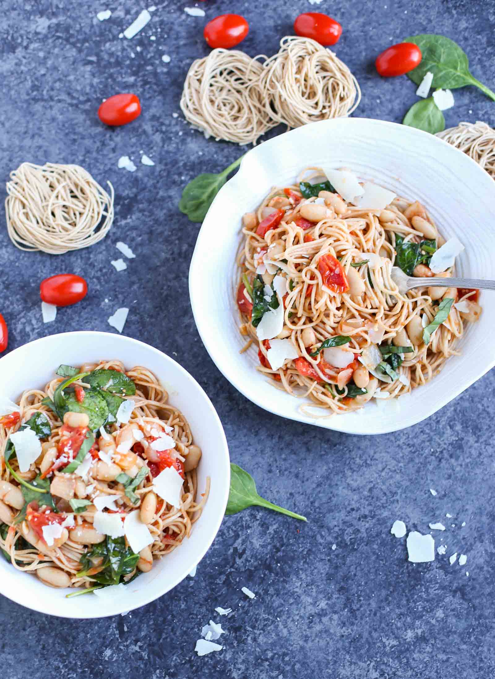 Roasted Tomato, White Beans, and Spinach with Whole Wheat Pasta | Healthy and Delicious and packed with lots of flavors! | World of Pastabilities