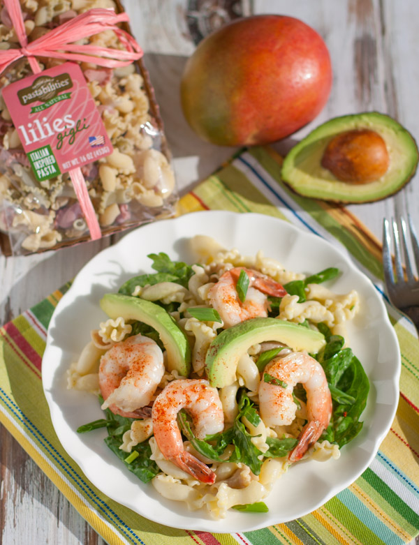 Shrimp Avocado and Spinach Pasta with Mango Vinaigrette | WorldofPastabilities.com